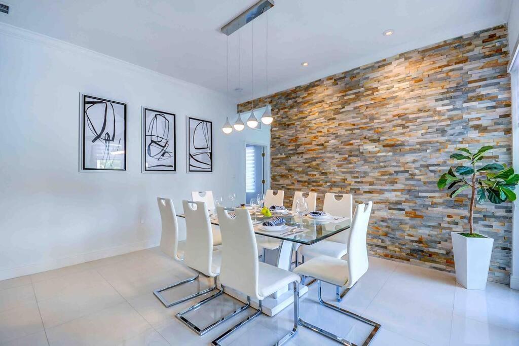 Miami 5Br Villa W Heated Pool, Games & Bbq L01 カトラー・ベイ エクステリア 写真
