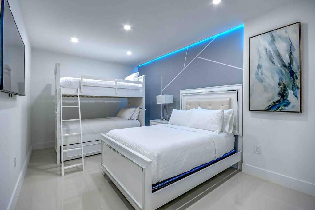 Miami 5Br Villa W Heated Pool, Games & Bbq L01 カトラー・ベイ エクステリア 写真