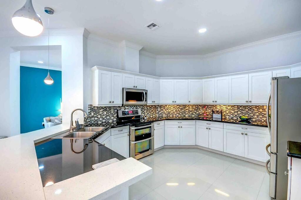 Miami 5Br Villa W Heated Pool, Games & Bbq L01 カトラー・ベイ エクステリア 写真