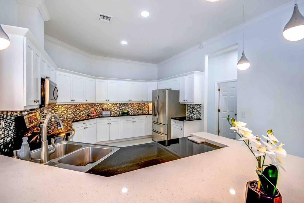 Miami 5Br Villa W Heated Pool, Games & Bbq L01 カトラー・ベイ エクステリア 写真