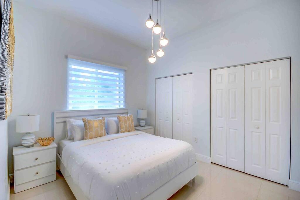 Miami 5Br Villa W Heated Pool, Games & Bbq L01 カトラー・ベイ エクステリア 写真